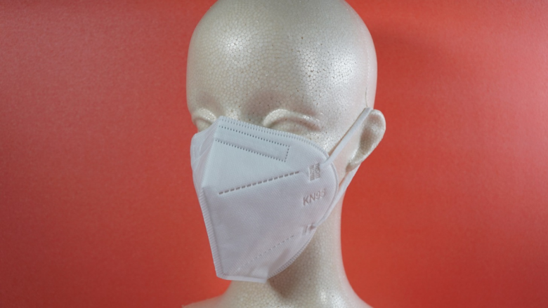 KN95マスクを装着した状態