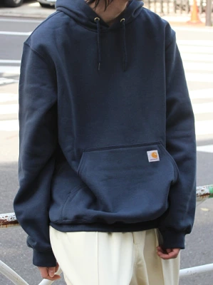 カーハートのパーカー