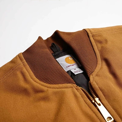 カーハートのダックベストのタグ